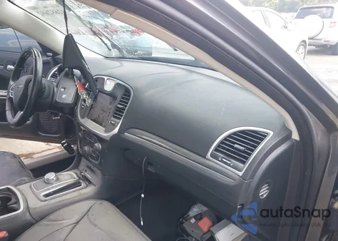 2018 Chrysler 300 Limited из США, поврежденный, VIN 2C3CCAEG2JH193740